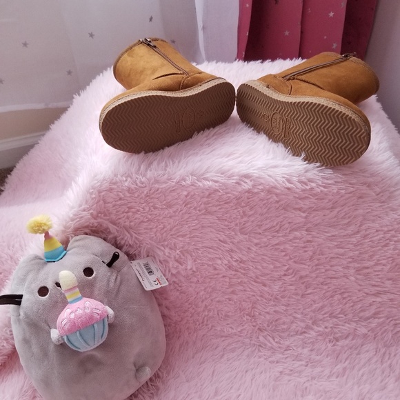 Nordstrom Rack Non-marking Kids short boots/ Brown - Picture 3 of 4